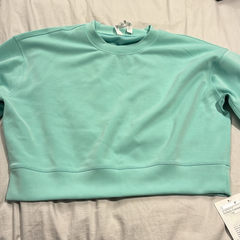 Lululemon perfectly oversized crop crew
